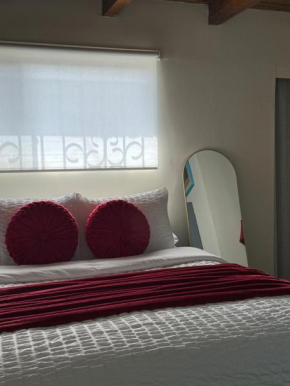 Cute studio in the HEART of WeHo